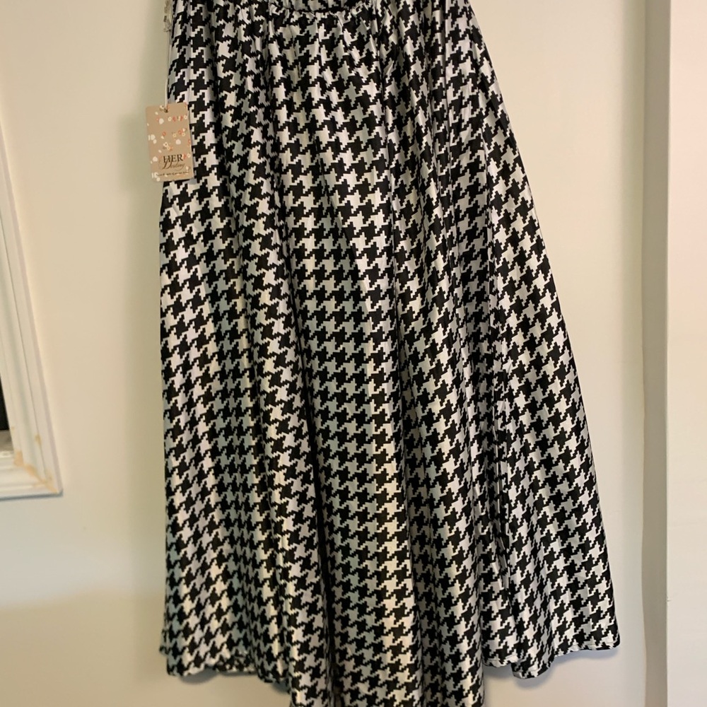Black and White Pleated Midi Skirt for Work